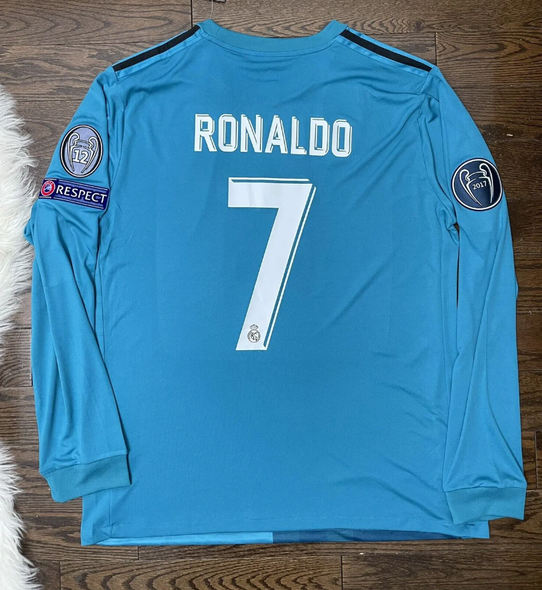 Camisa Retrô Real Madrid Manga Longa 2017/18 Third