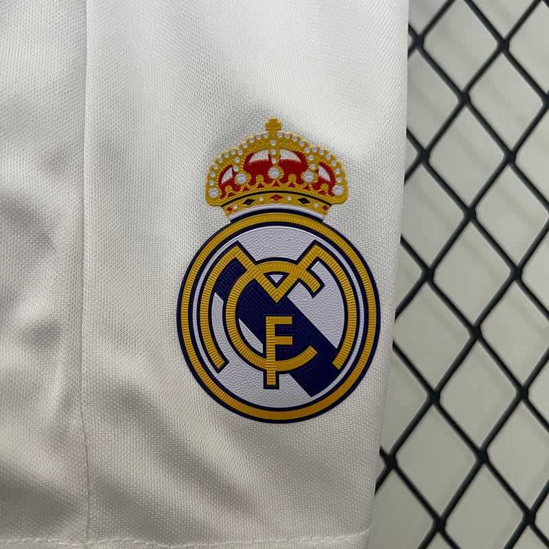 Conjunto Retrô Infantil Real Madrid l 2016/17 - Modelo Torcedor