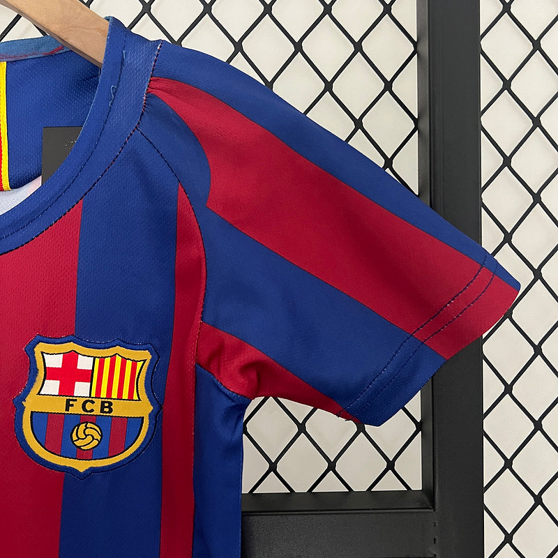 Conjunto Retrô Infantil Barcelona l 2005/06 - Modelo Torcedor