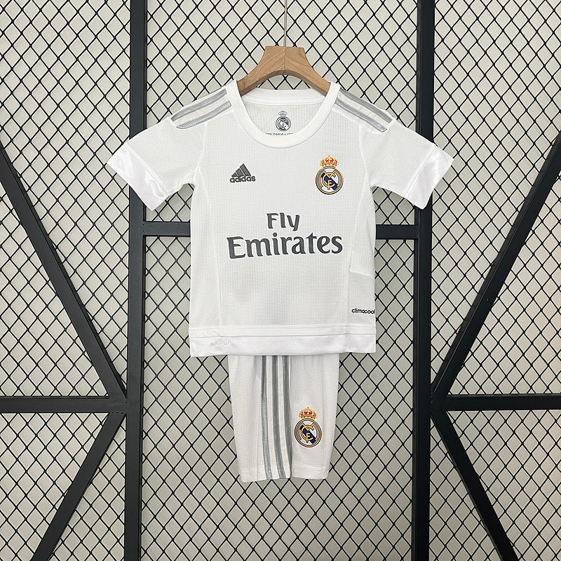 Conjunto Retrô Infantil Real Madrid l 2015/16- Modelo Torcedor