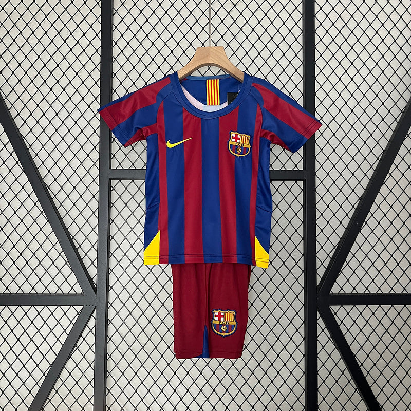 Conjunto Retrô Infantil Barcelona l 2005/06 - Modelo Torcedor