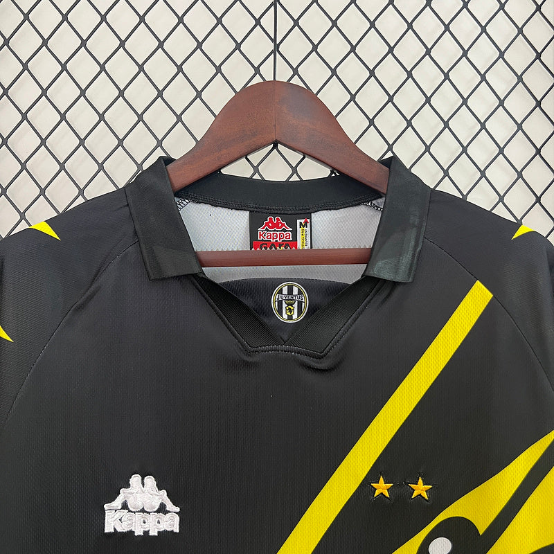 Camisa Retrô Juventus 1996/97 Third