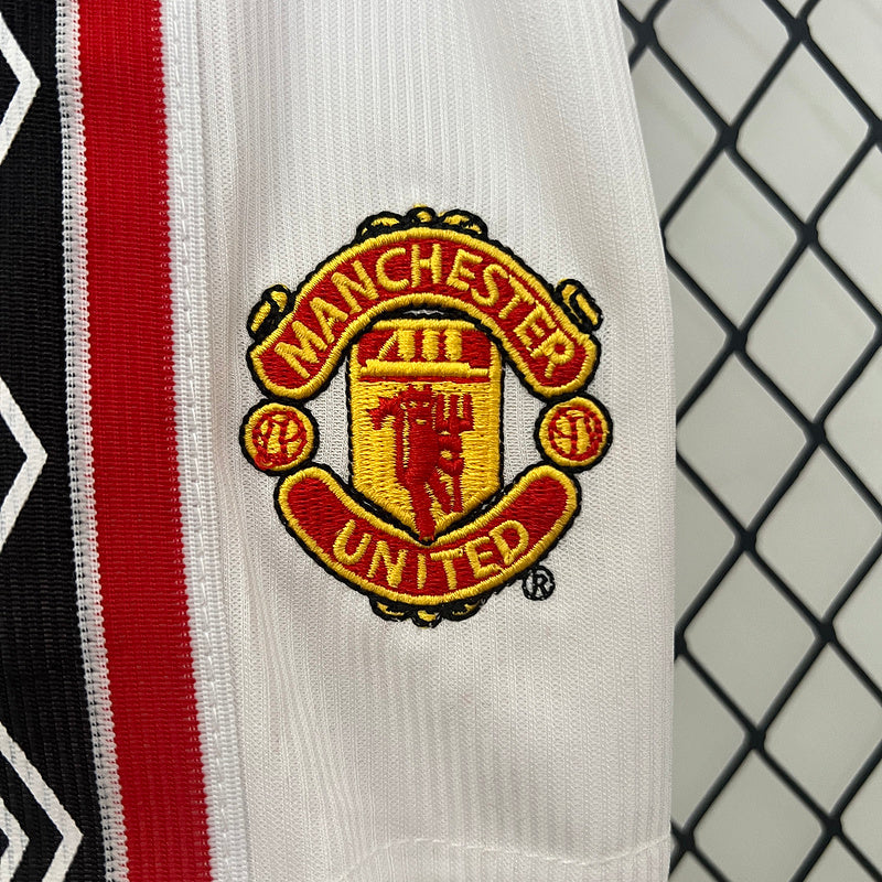 Conjunto Retrô Infantil Manchester United l 1998/99 Modelo Torcedor