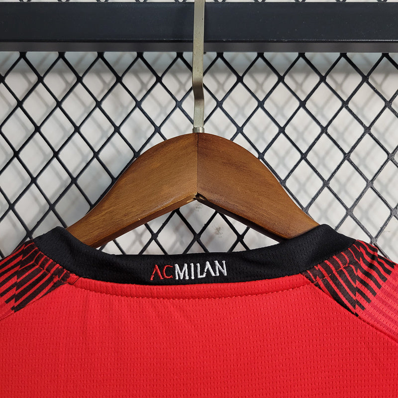 Conjunto Infantil Milan l 2023/24 Listrado - Modelo Torcedor