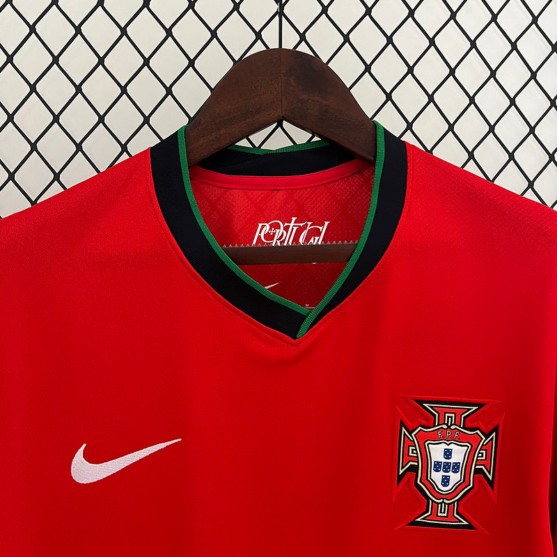 Camisa Seleção Portugal l 2024/25 Vermelha - Modelo Torcedor