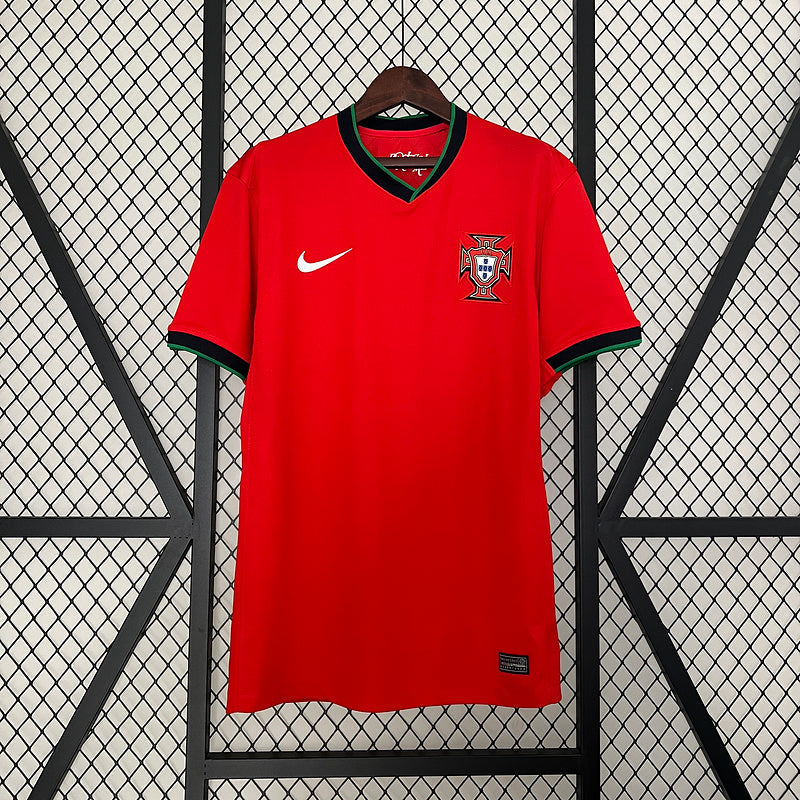 Camisa Seleção Portugal l 2024/25 Vermelha - Modelo Torcedor