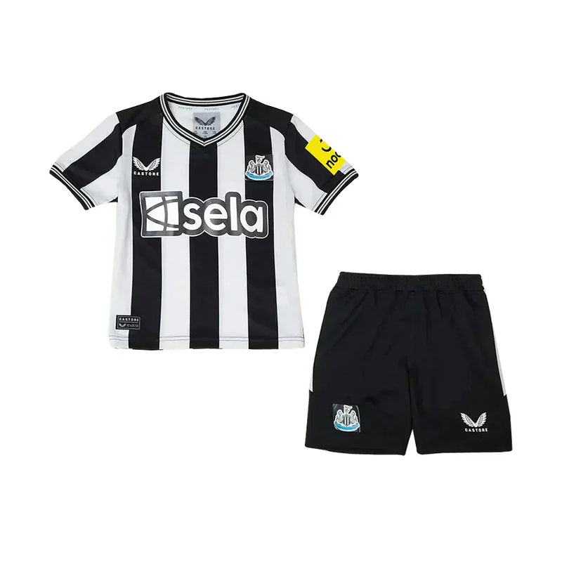 Conjunto Infantil Newcastle l 2023/24 Listrado - Modelo Torcedor